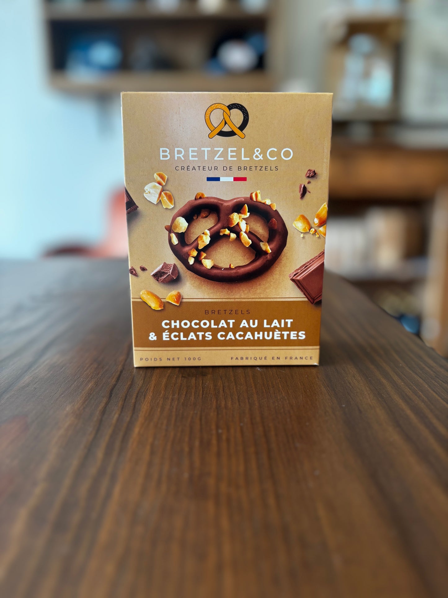 Bretzel chocolat lait - Éclats de Cacahuètes 100g
