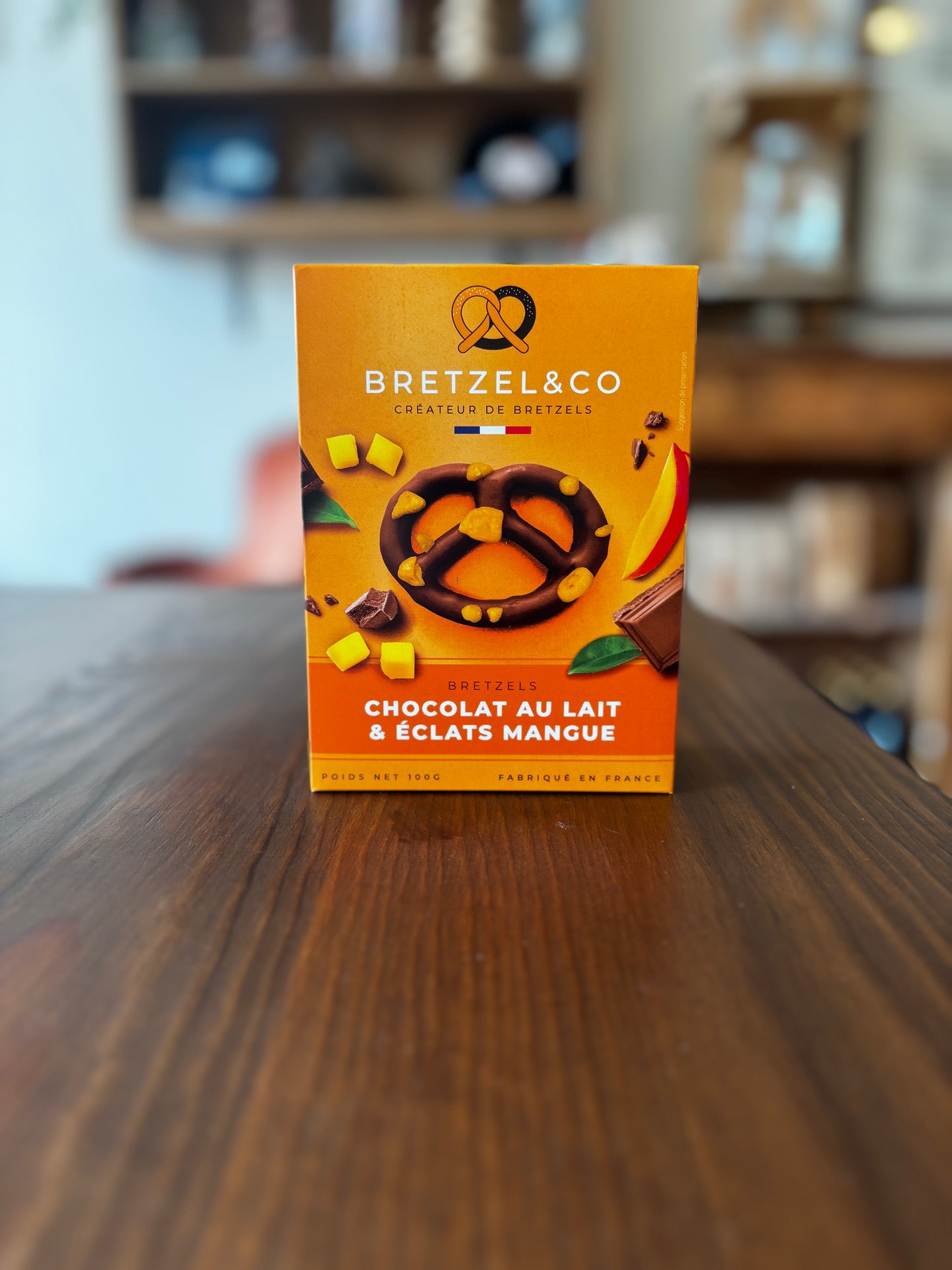 Bretzel chocolat lait - Éclats de Mangue 100g