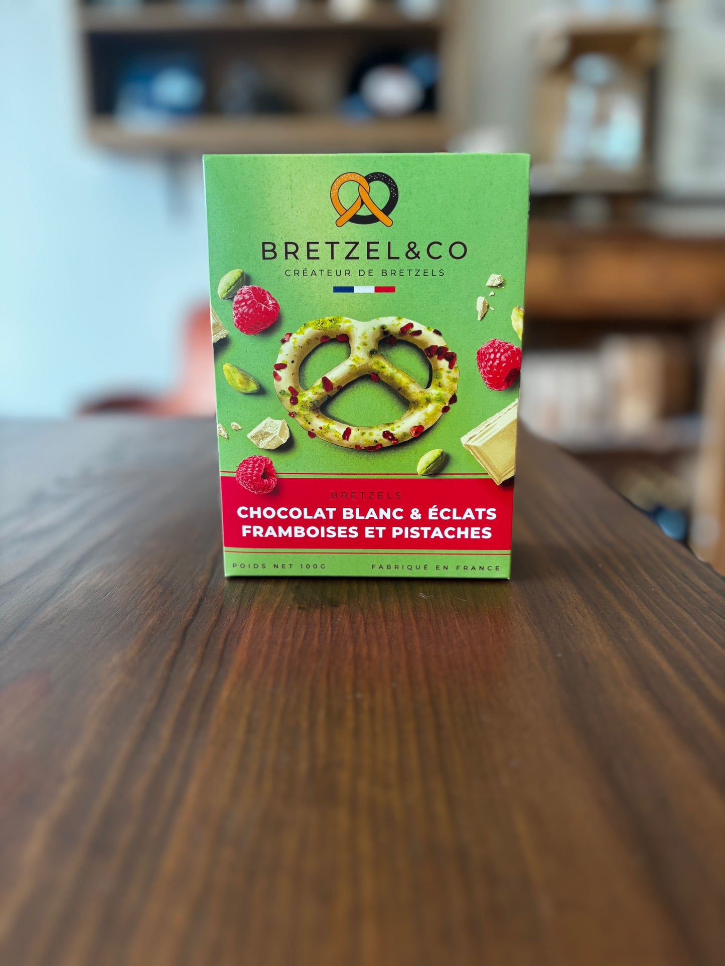 Bretzel chocolat blanc - Éclats de Framboises et Pistache 100g