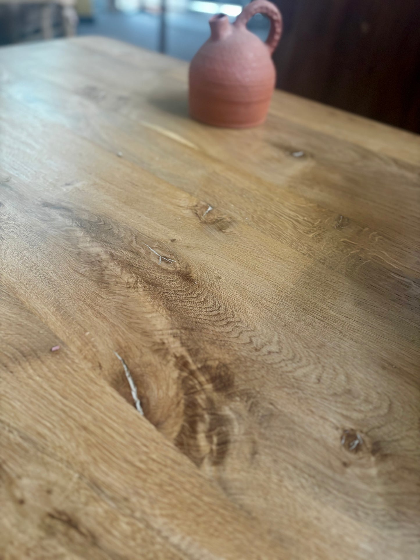 Grande table en bois avec pied en métal (293)